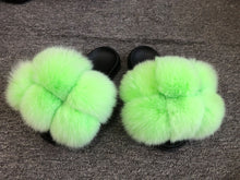 Load image into Gallery viewer, Hot selling fur ball slippers