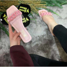 Load image into Gallery viewer, New solid color flat chain slippers HPSD040