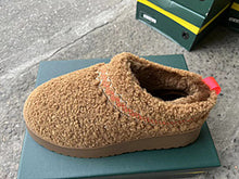 Load image into Gallery viewer, Thick soled fur slippers HPSD298
