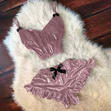 Load image into Gallery viewer, Solid color velvet suspender underwear set（AY1609）

