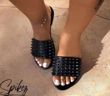 Load image into Gallery viewer, Rivet slippers BY0045
