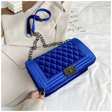 Load image into Gallery viewer, Velvet rhombus chain crossbody bag（AB2044）
