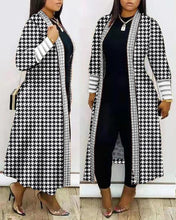 Load image into Gallery viewer, Fashionable printed long-sleeved patchwork coat AY2617
