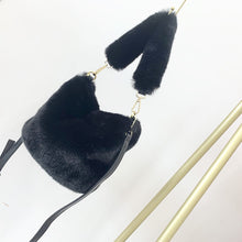 Load image into Gallery viewer, Hot plush bucket bag(A1143)
