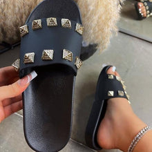 Load image into Gallery viewer, Fashion rhinestone rivet slippers（HPSD184）
