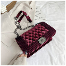 Load image into Gallery viewer, Velvet rhombus chain crossbody bag（AB2044）
