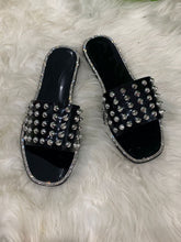 Load image into Gallery viewer, Fashion rivet crystal flat slippers（HPSD224）
